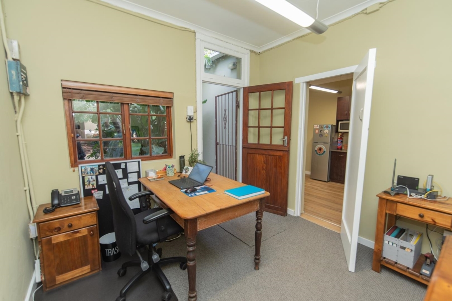 To Let commercial Property for Rent in Richmond Hill Eastern Cape